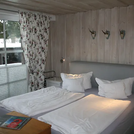 Foresta בית הארחה