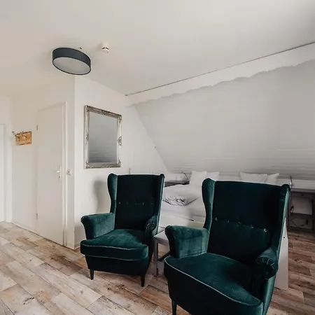 Foresta בית הארחה 4*